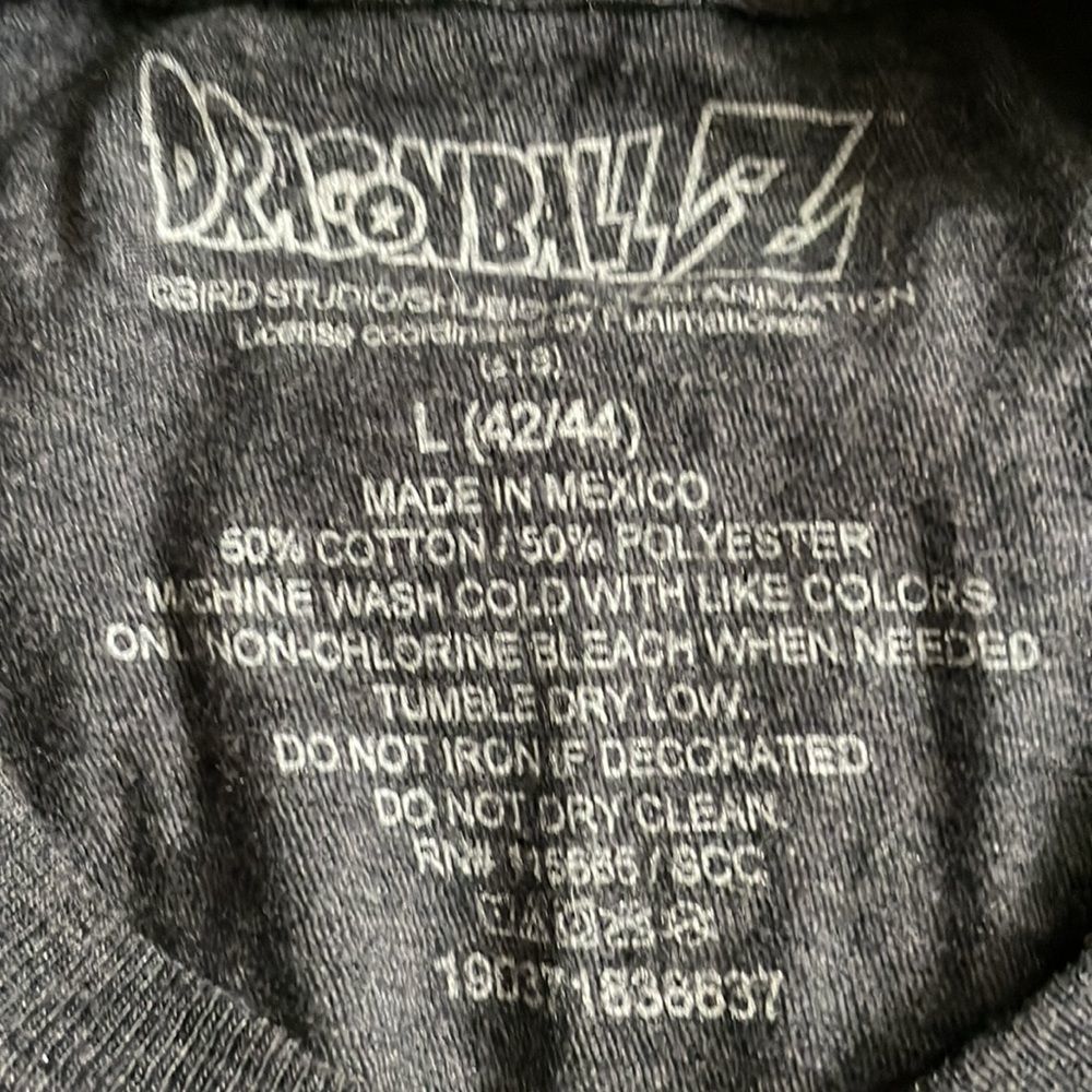 DragonBall Z T-shirt Mens Large 42/44. EUC. Funimation. Gray - Picture 4 of 4